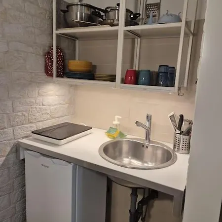 Cattaro 37 Hospitality Srls باري